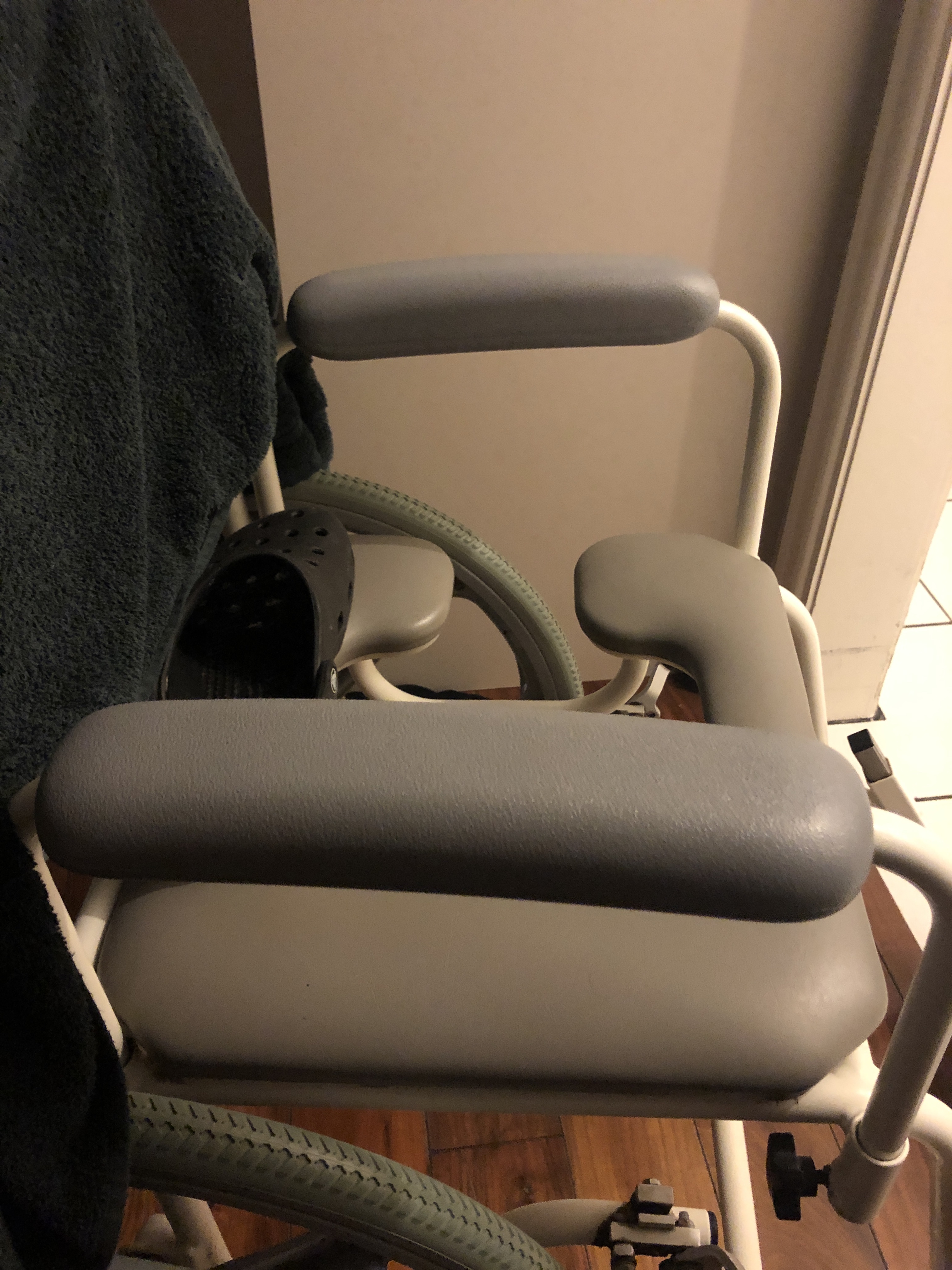 Side access for shower chair